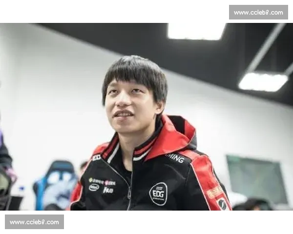 职业选手直播首秀，粉丝心疼：太累了吧！